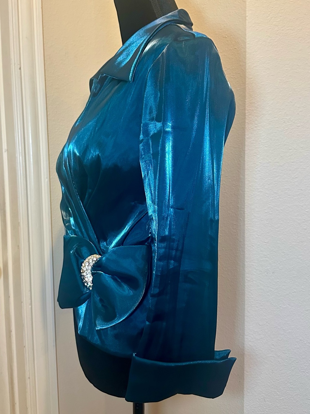 Vintage Cachet Teal Satin Wrap Blouse Rhinestone Buckle Evening Top Size 6 - Picture 4 of 12
